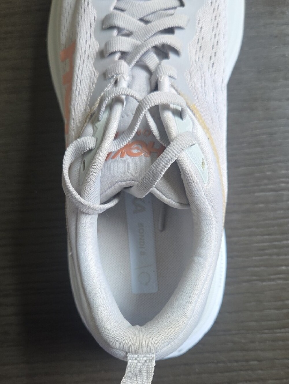 Women's Breathable Athletic Sneakers in Light Gray and Pink Size 8.5 Like New. - Picture 4 of 5